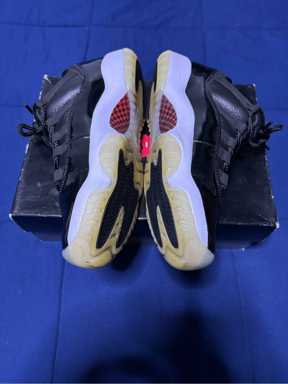 Jordan 11 Retro Low 72-10 2022 Size 8.5